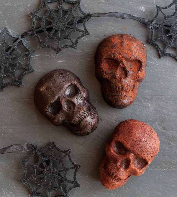Nordic Ware Skull Cakelet Pan Aluminum Halloween Baking-5